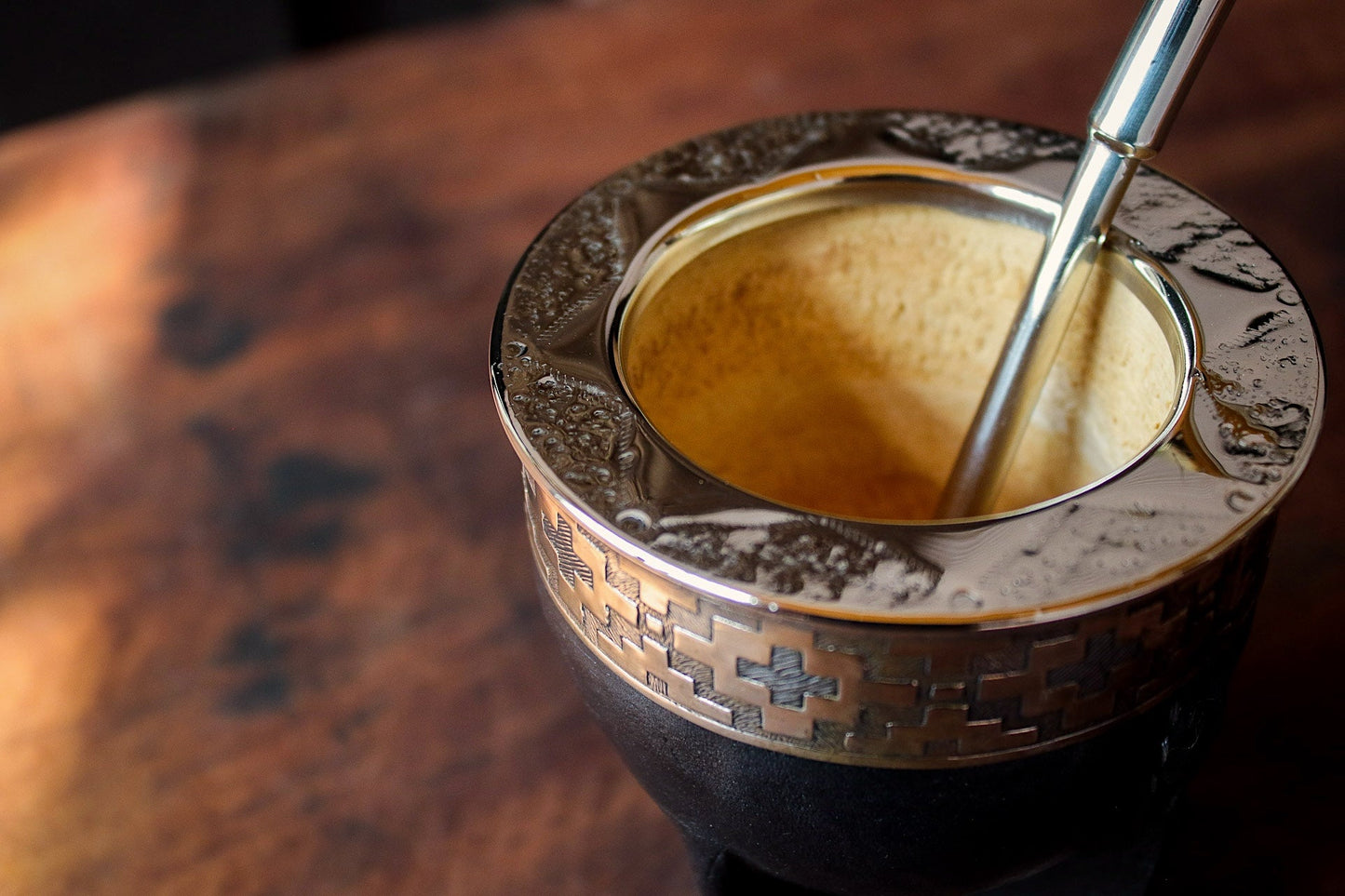 Mate de Cuero, Bronce y Alpaca con Bombillón