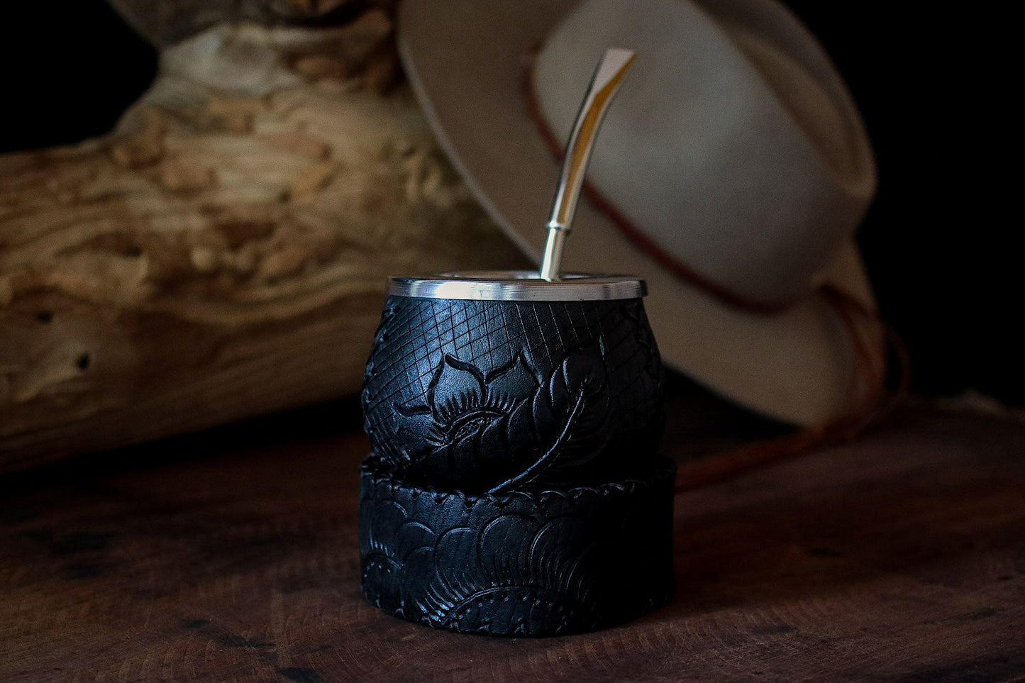 Mate criollo forrado en Cuero Natural y Bombilla