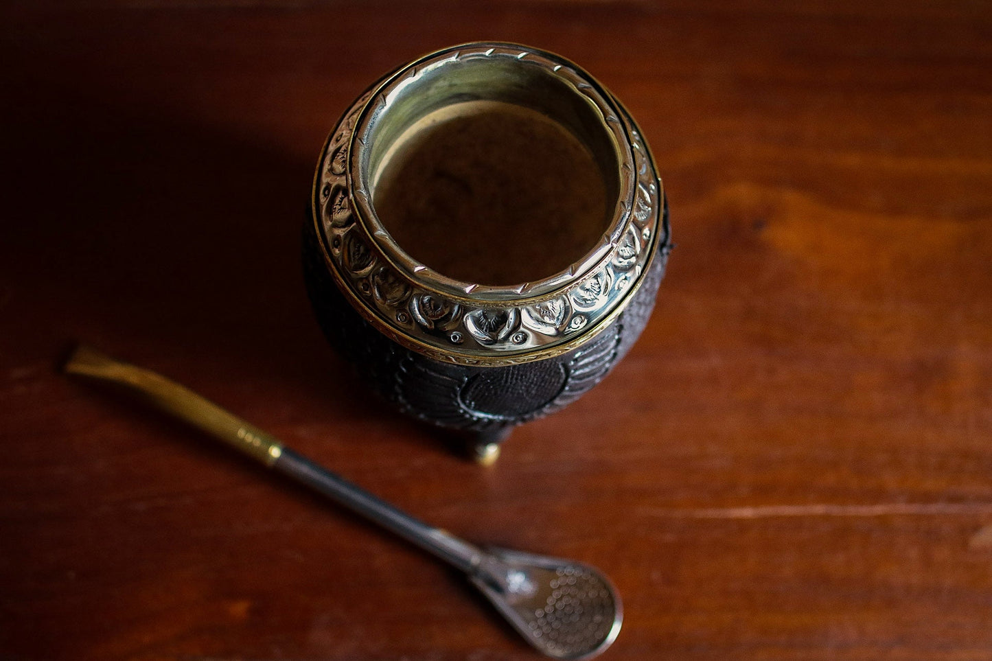 Mate de Cuero, Bronce y Alpaca con Bombillón