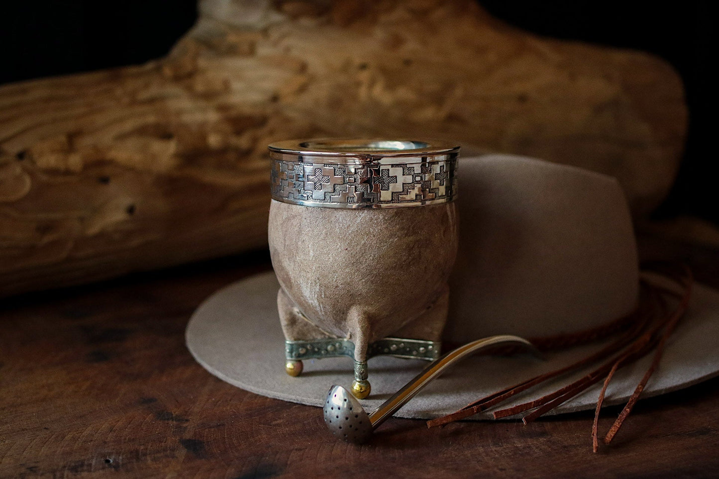 Mate de Cuero con Base de Alpaca y Bronce con Bombilla
