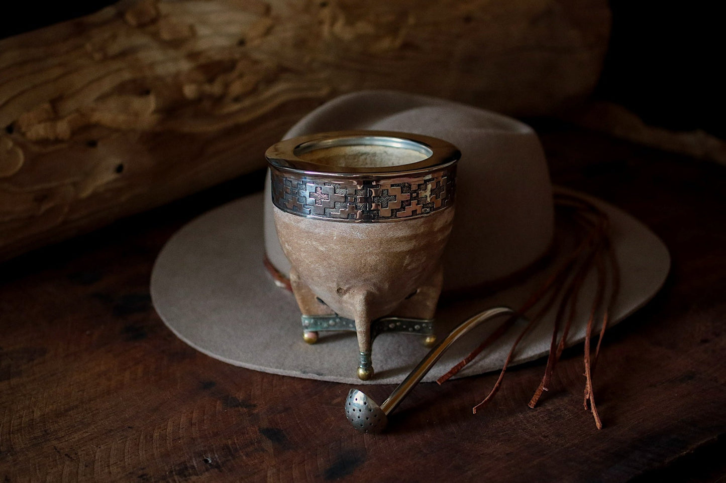 Mate de Cuero con Base de Alpaca y Bronce con Bombilla