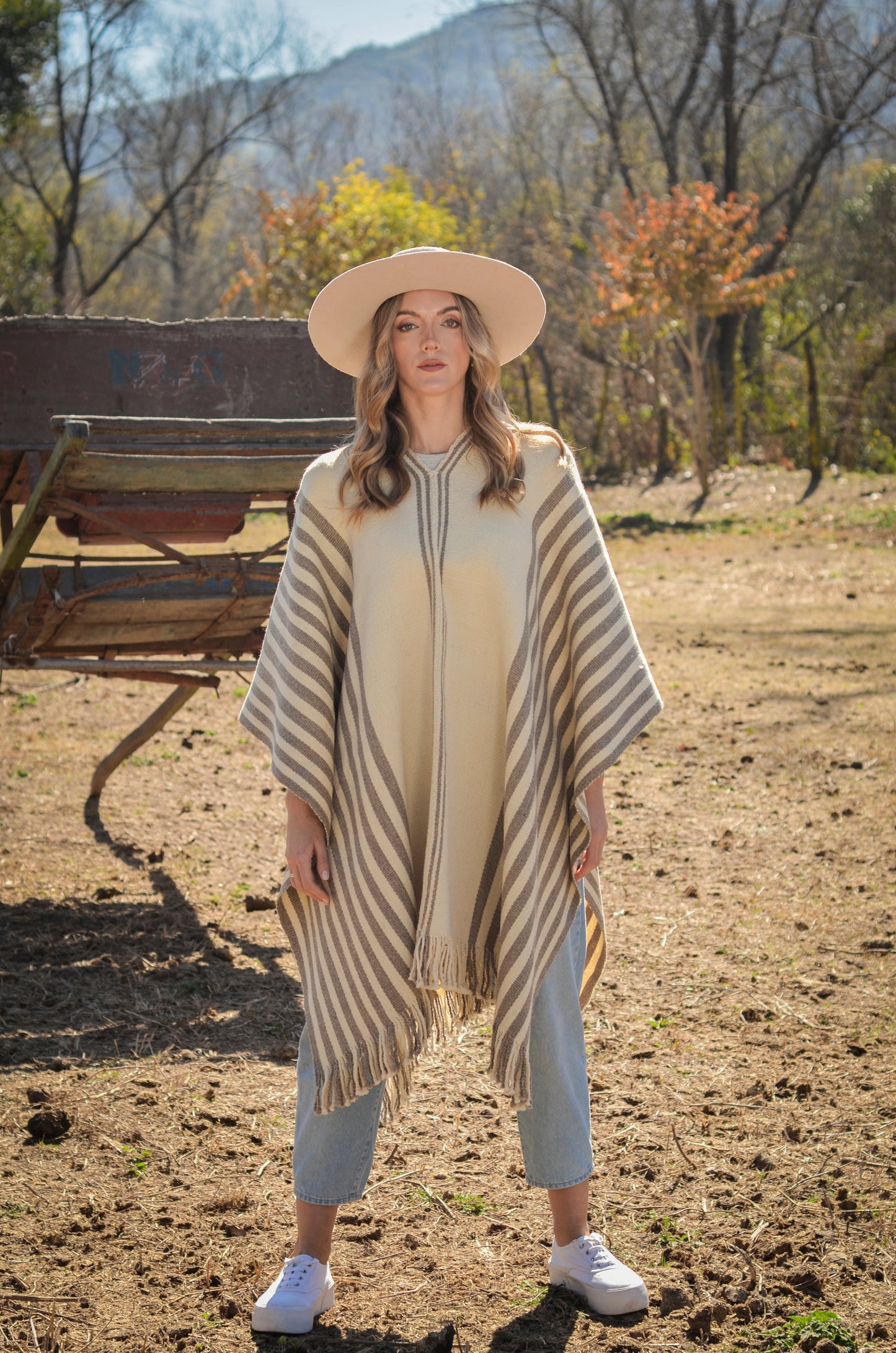 Poncho "Lavallen" Telar Criollo
