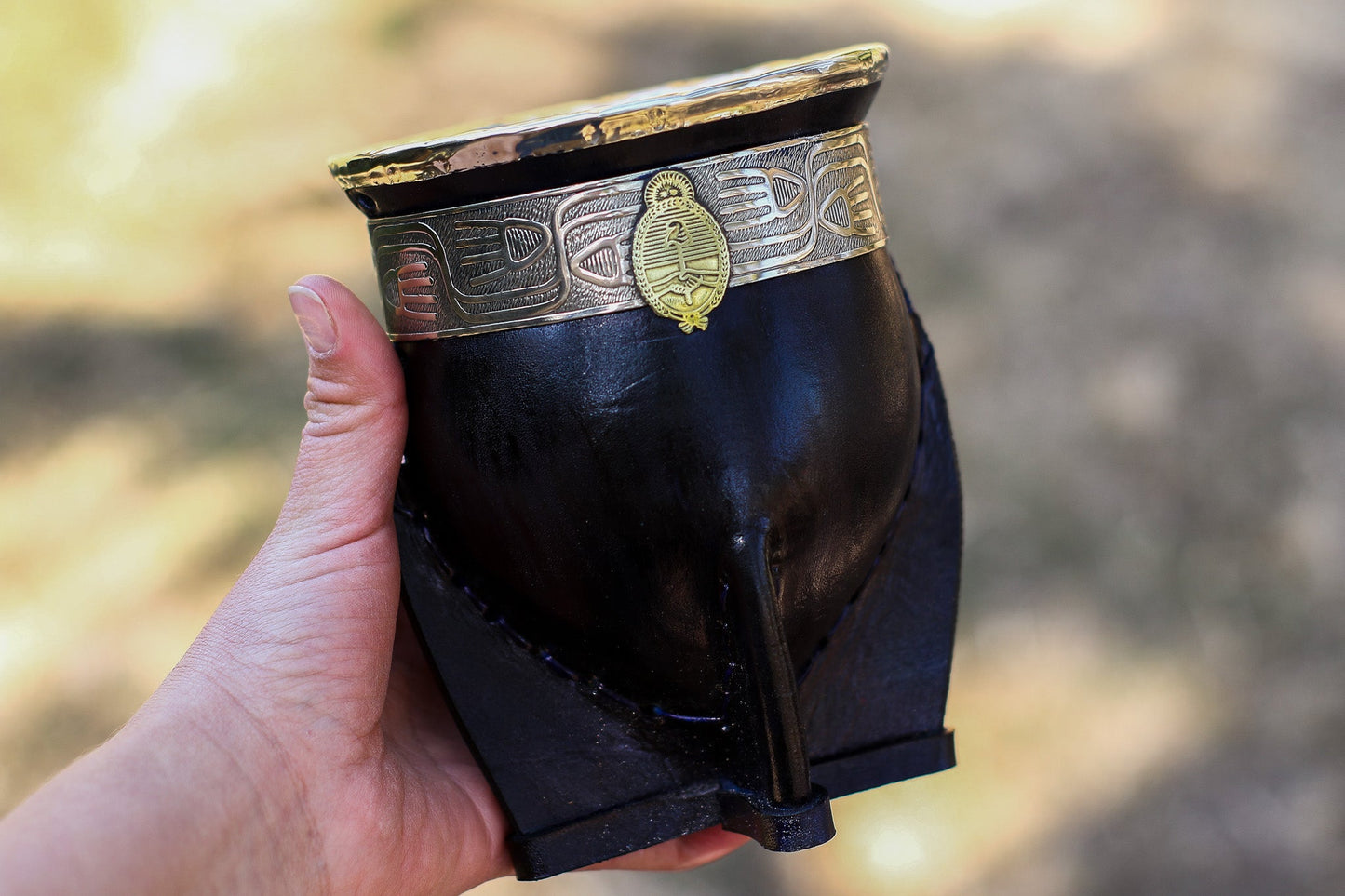 Mate Imperial Cuero y Alpaca con Escudo Nacional Bronce