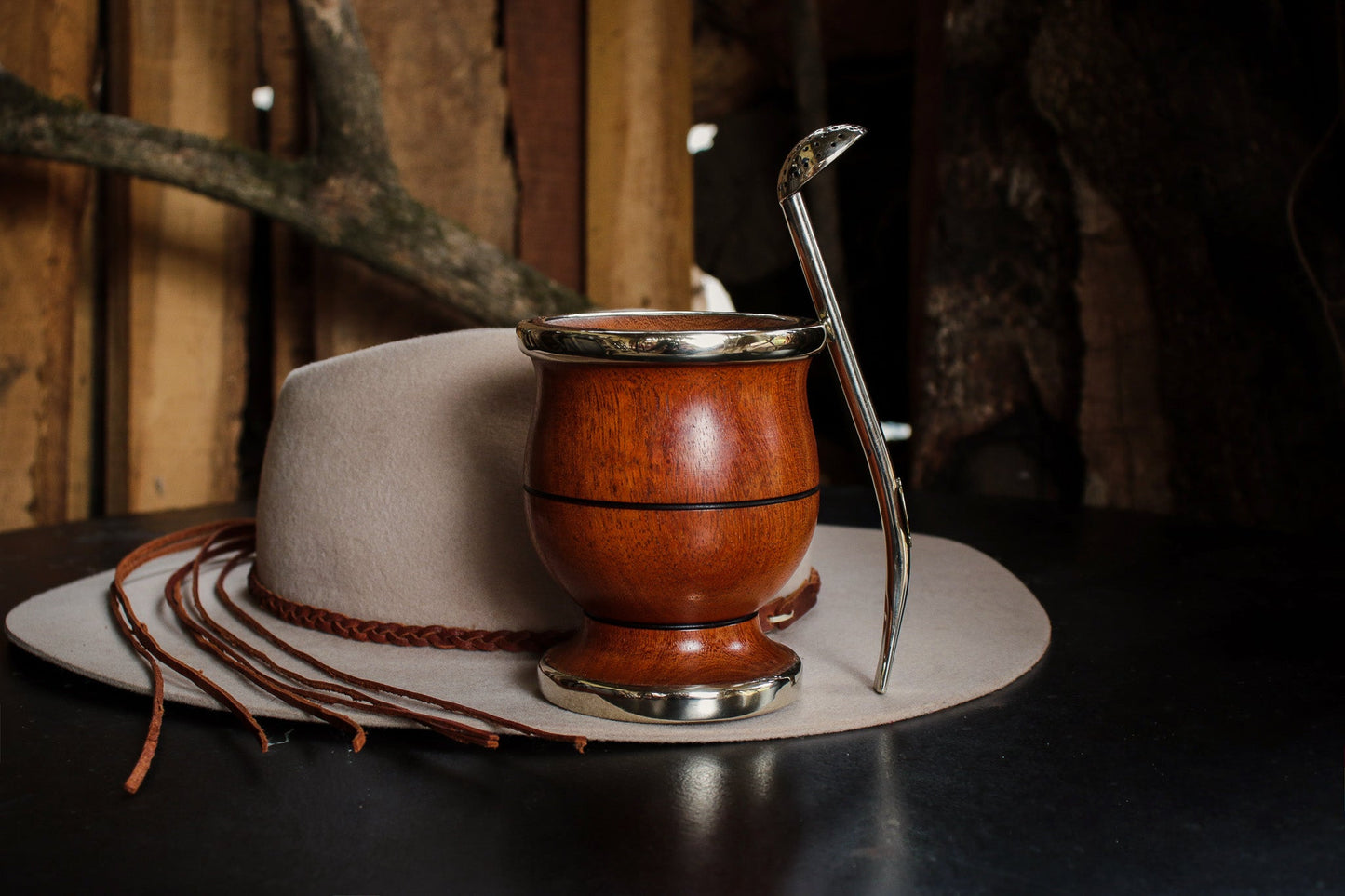 Mate de Algarrobo y Alpaca con Bombilla