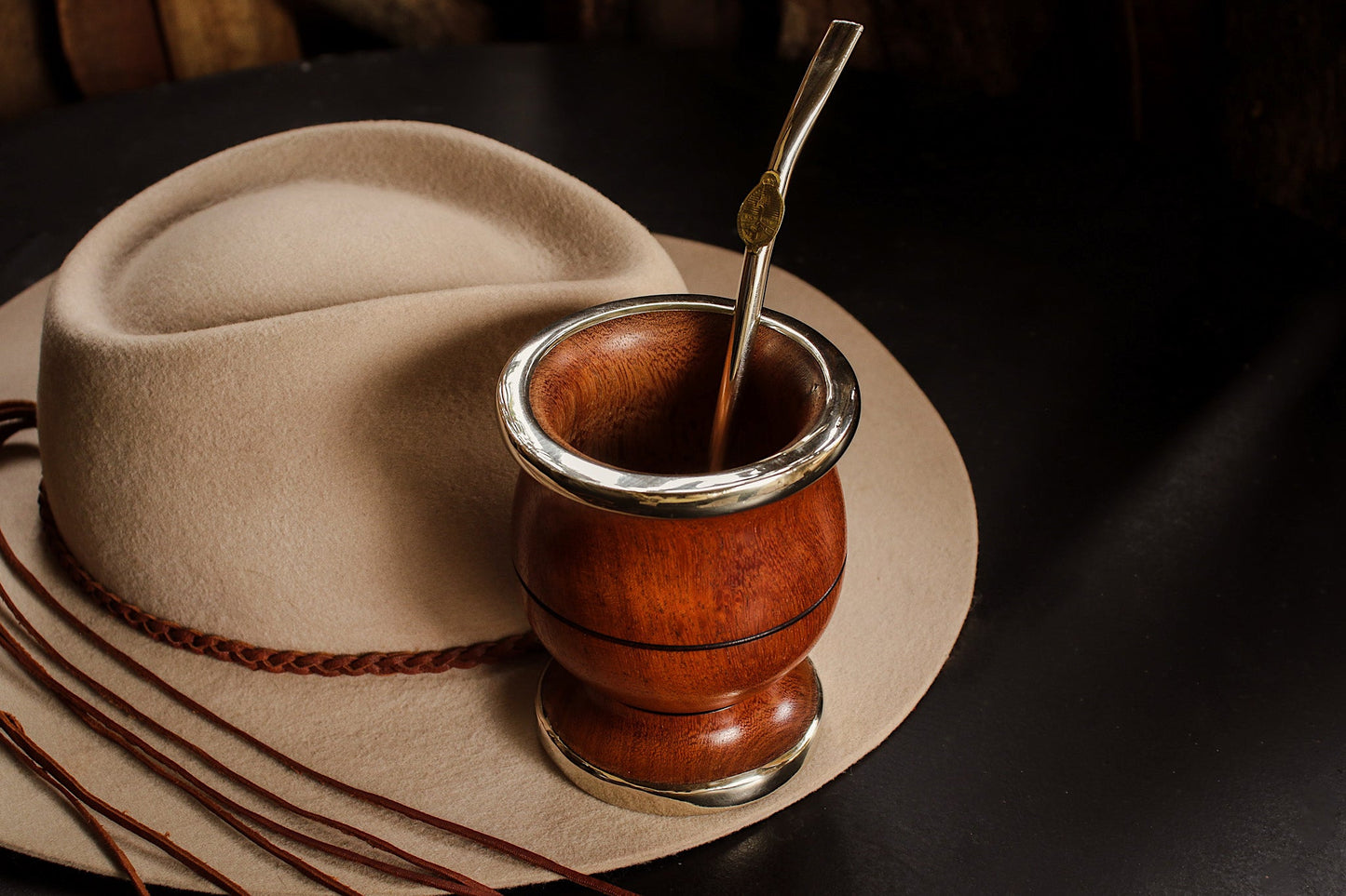 Mate de Algarrobo y Alpaca con Bombilla
