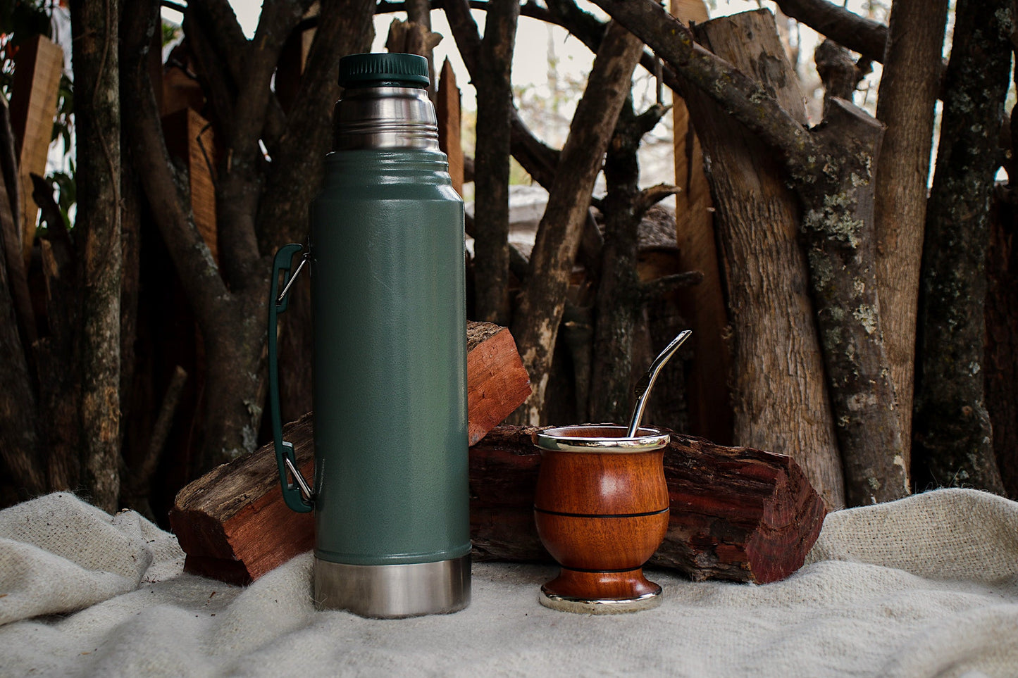 Mate de Algarrobo y Alpaca con Bombilla