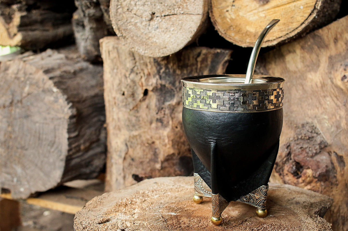 Mate de Cuero, Bronce y Alpaca con Bombillón