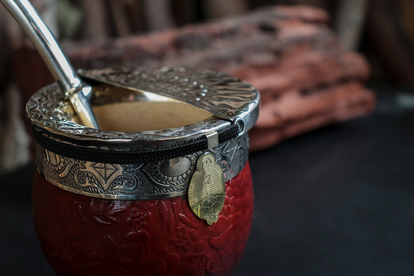 Imperial Cuero y Alpaca con Escudo de Bronce y Matepa
