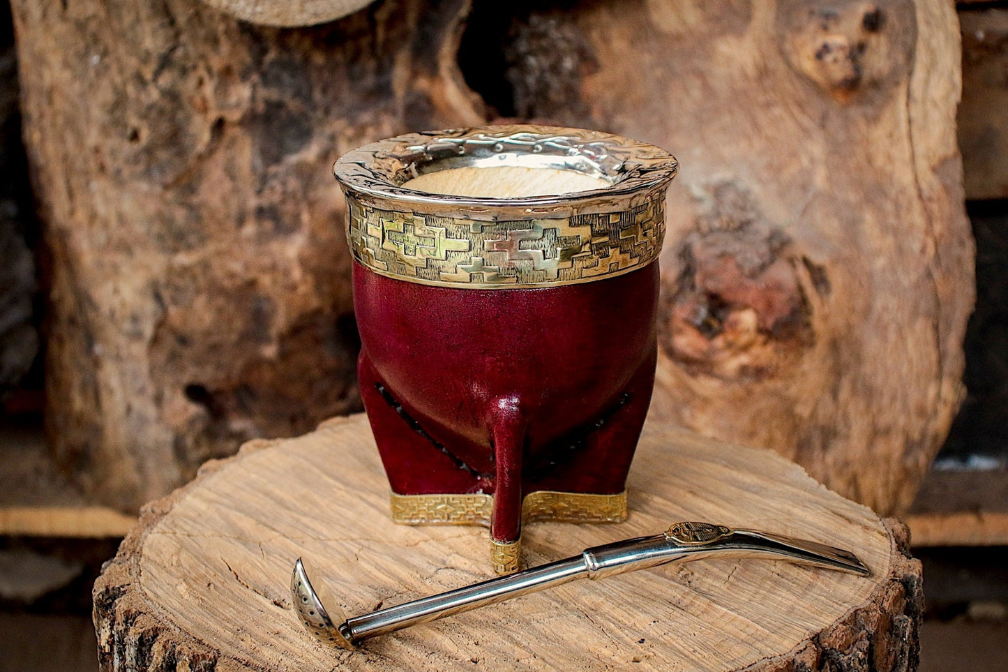 Imperial Cuero cincelado en Bronce con Bombilla