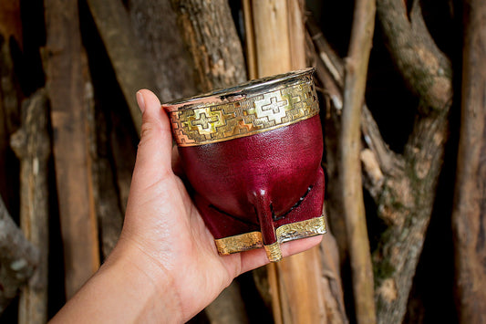 Imperial Cuero cincelado en Bronce con Bombilla