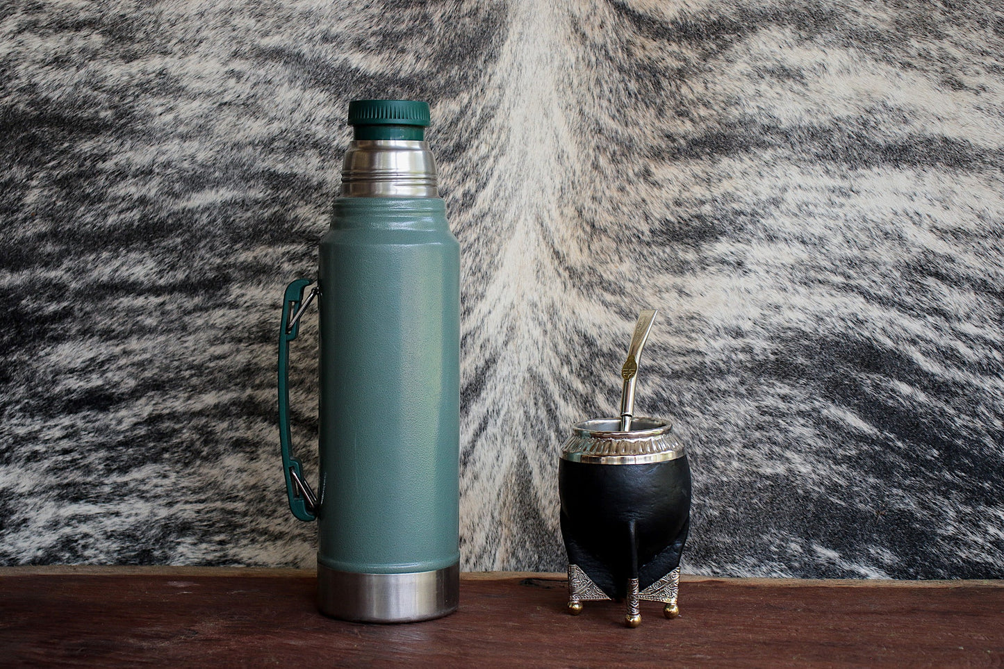 Mate de Cuero y Alpaca con Bombilla Escudo