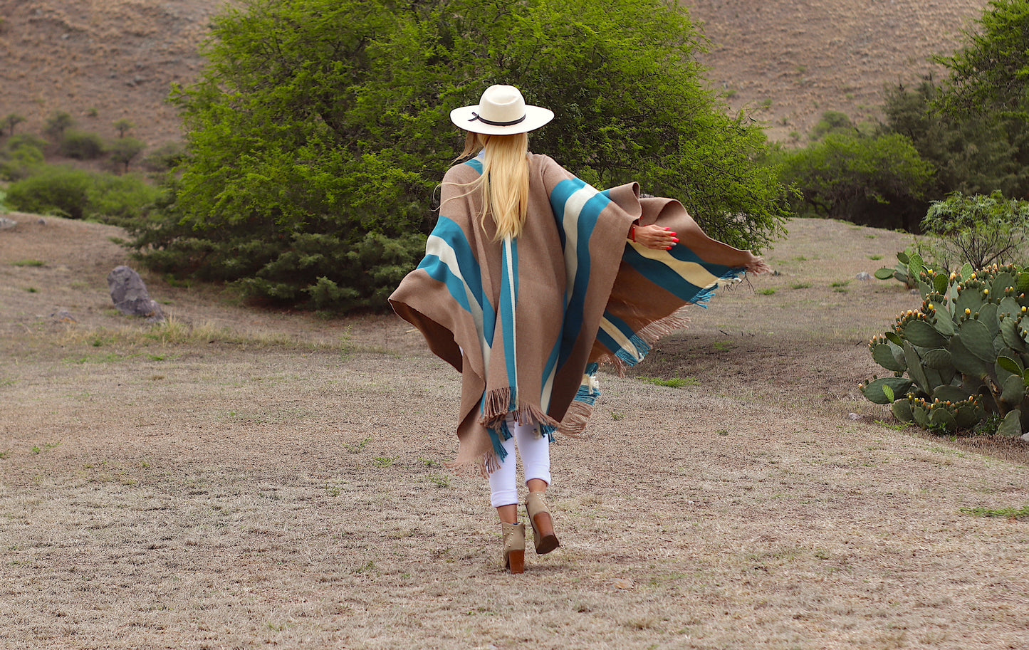 Poncho "Belgrano" Telar Criollo