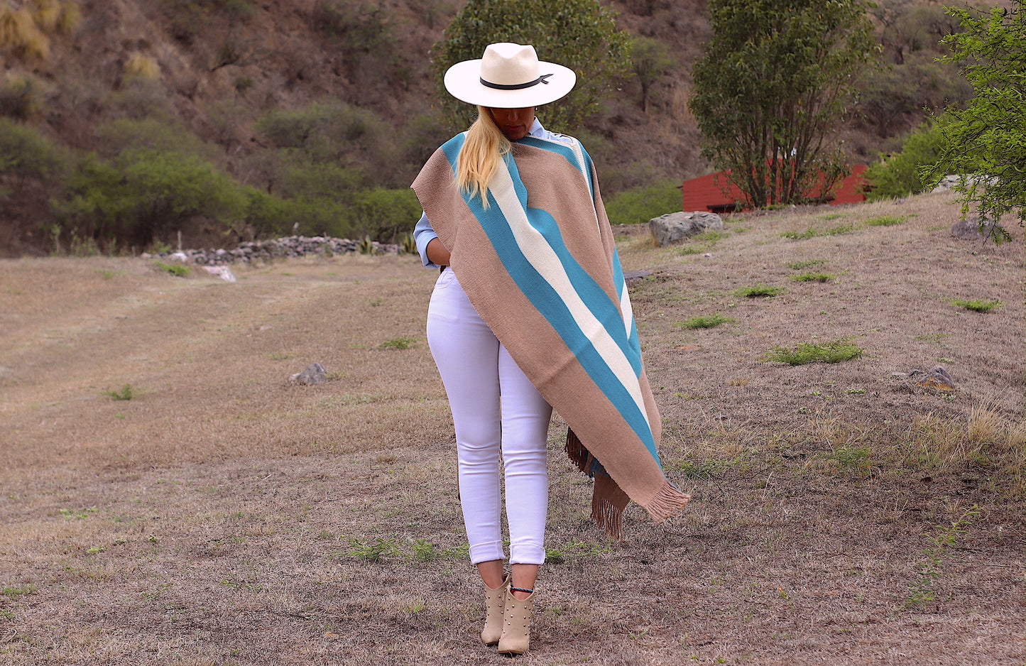 Poncho "Belgrano" Telar Criollo