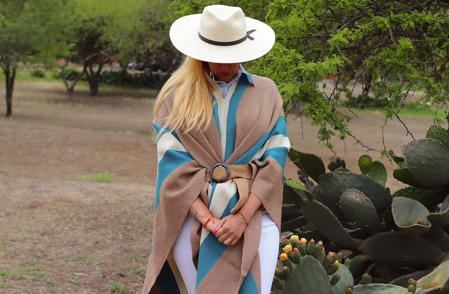 Poncho "Belgrano" Telar Criollo