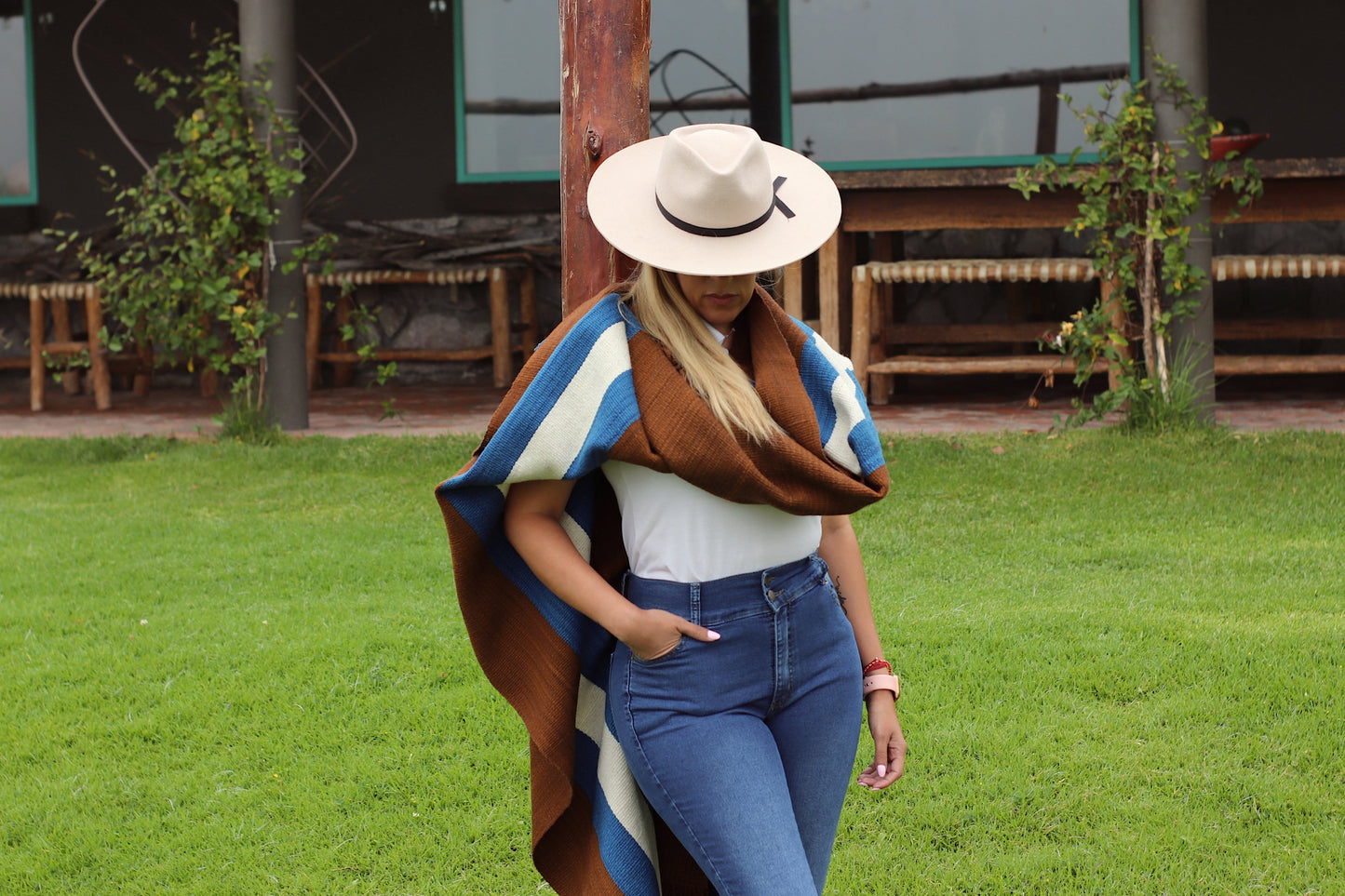 Poncho "Anchorena" Telar Criollo