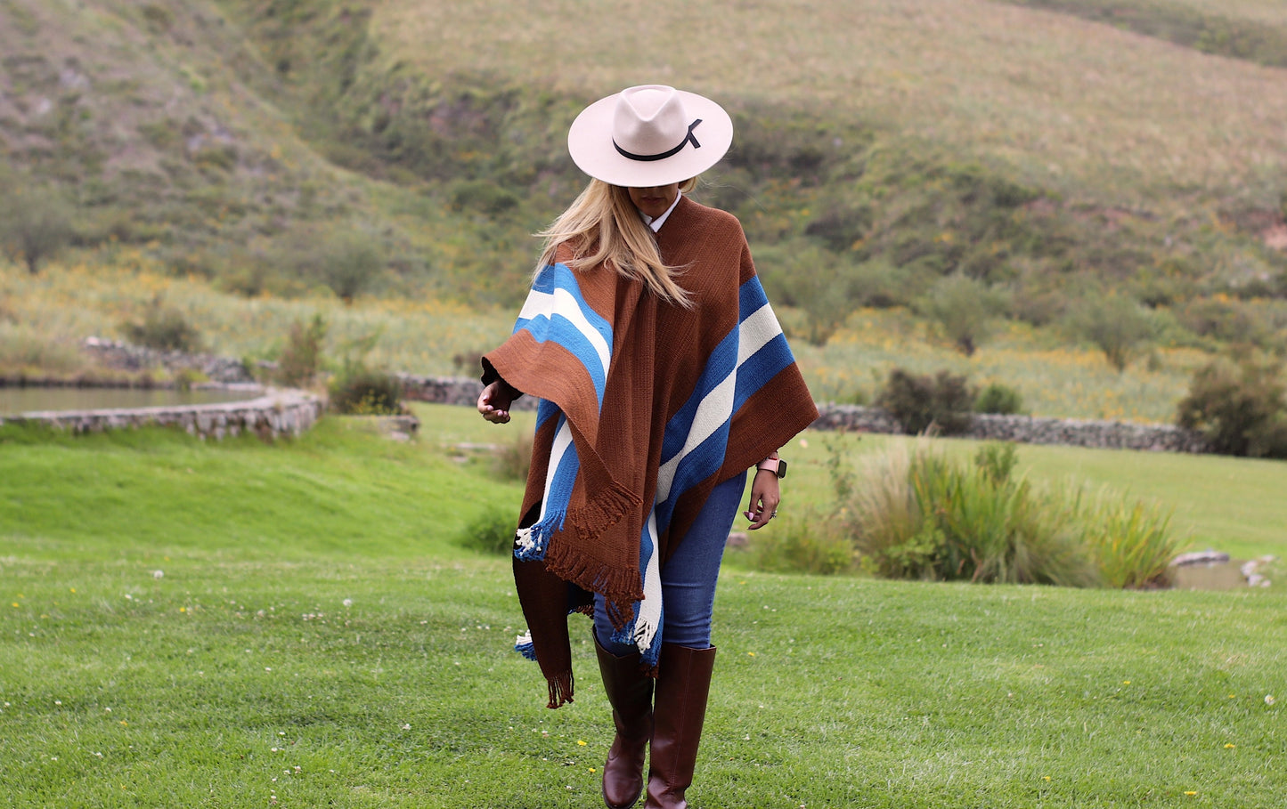 Poncho "Anchorena" Telar Criollo