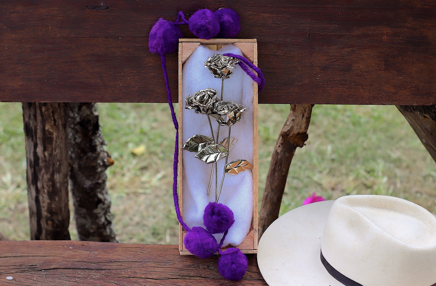 Rosas de Alpaca en Caja de Madera