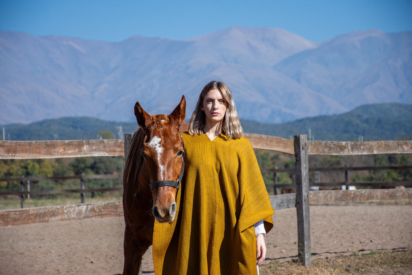 Poncho "Bernardita" Telar Criollo