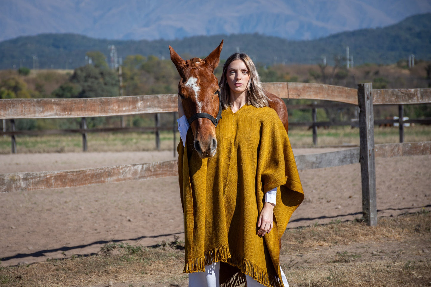 Poncho "Bernardita" Telar Criollo