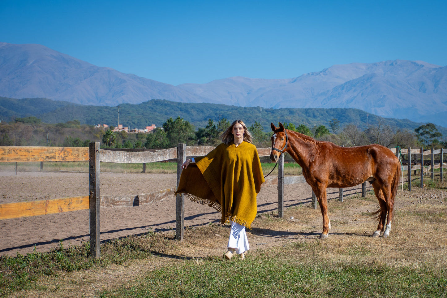 Poncho "Bernardita" Telar Criollo