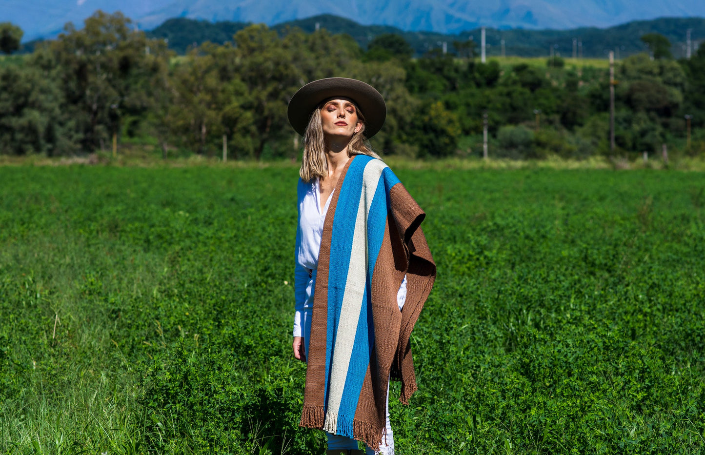 Poncho "Suipacha" Telar Criollo