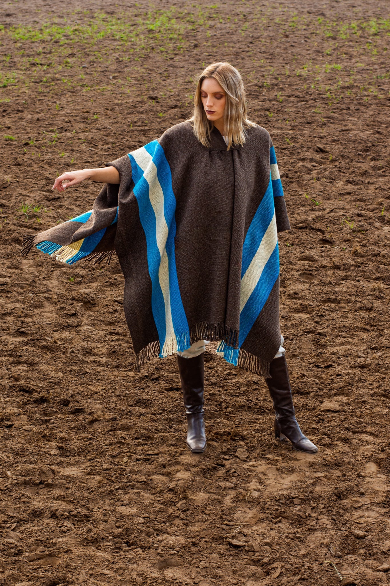 Poncho "Liniers" Telar Criollo