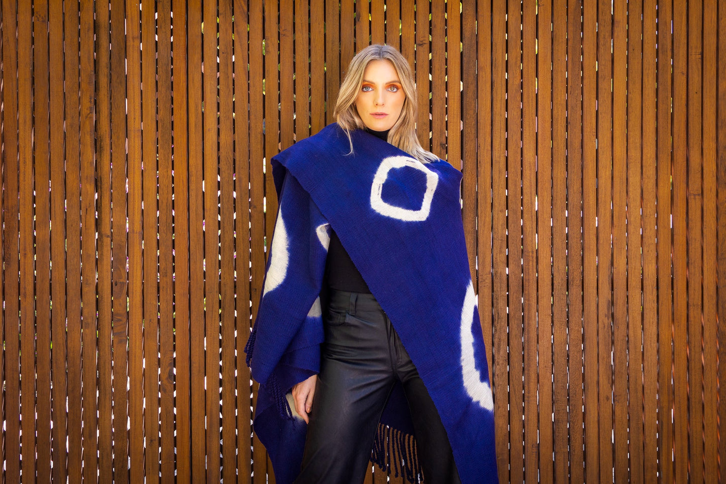 Poncho "Viamonte" Obra en Telar Criollo
