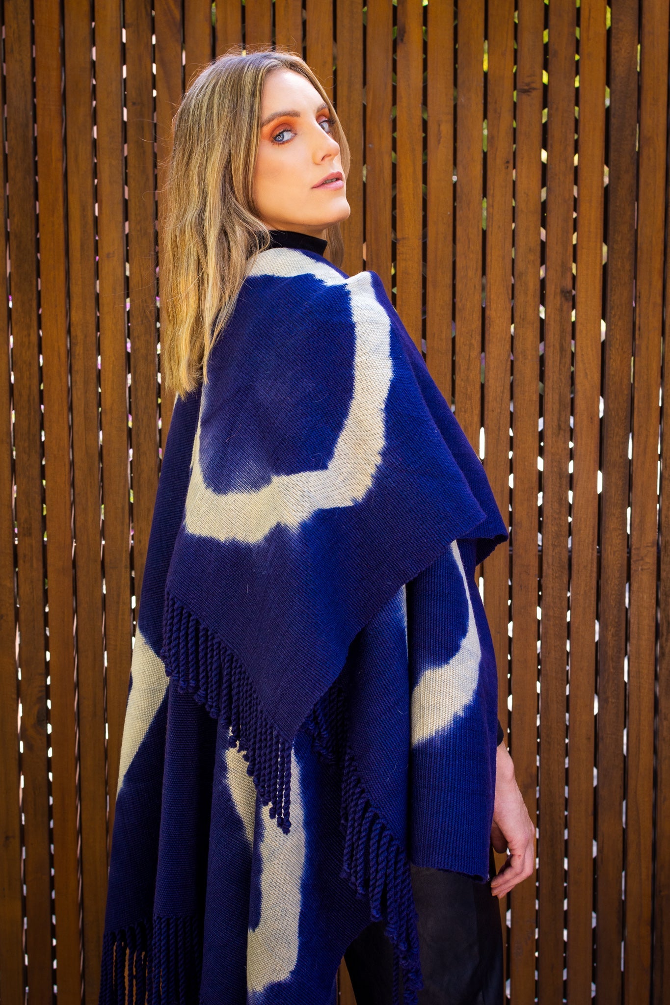 Poncho "Viamonte" Obra en Telar Criollo