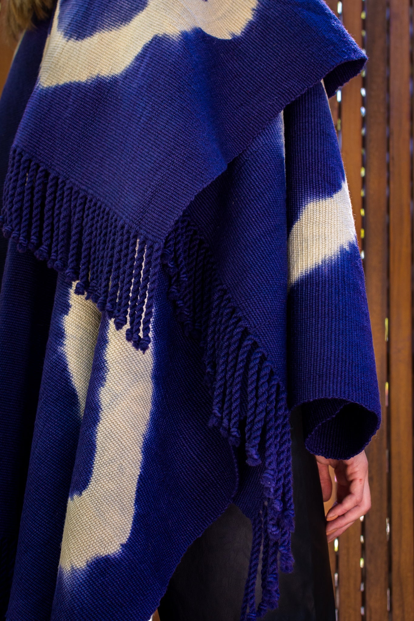 Poncho "Viamonte" Obra en Telar Criollo