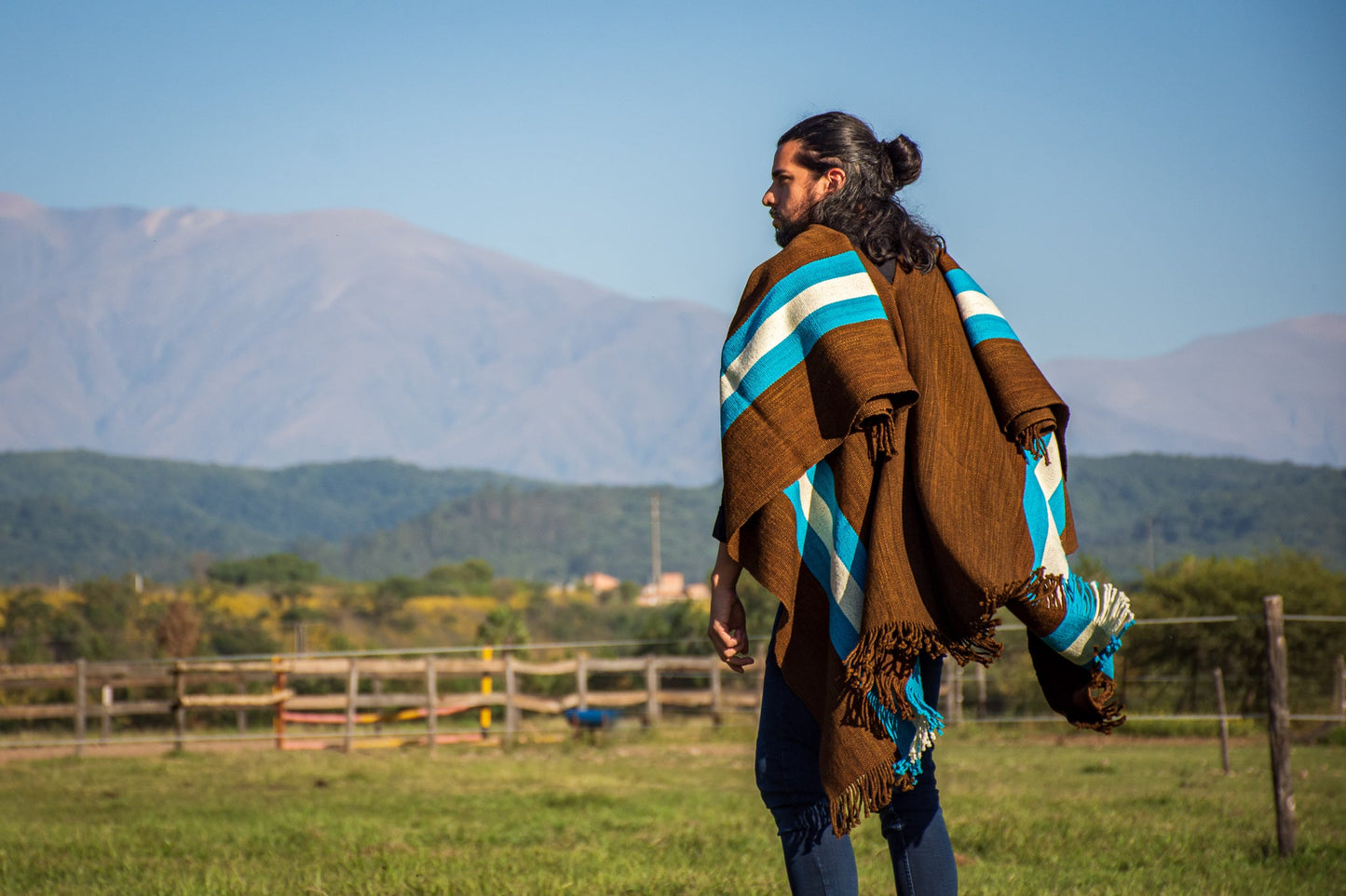 Poncho "Ayacucho" Telar Criollo Artesanal