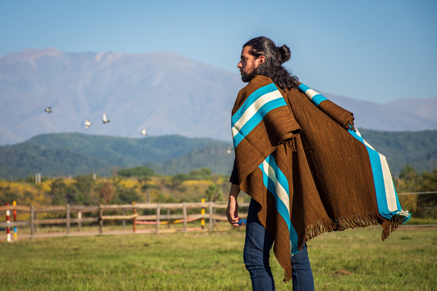 Poncho "Ayacucho" Telar Criollo Artesanal