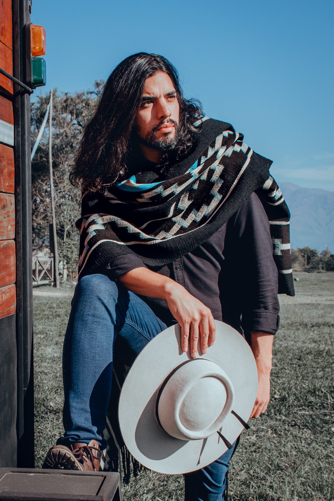 Poncho "Saenz Peña" Obra en Telar Criollo