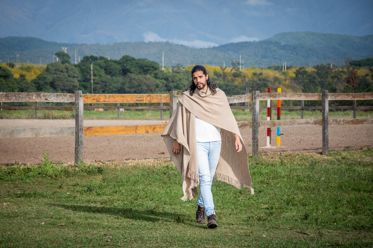 Ruana Hombre "Cafayate" Hilos de Llama