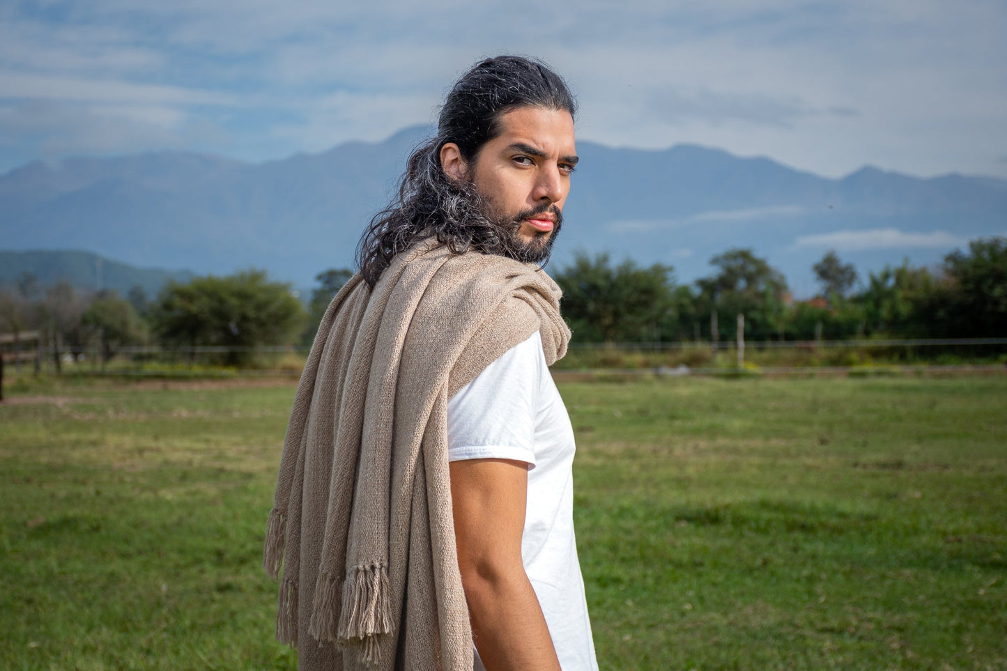 Ruana Hombre "Cafayate" Hilos de Llama