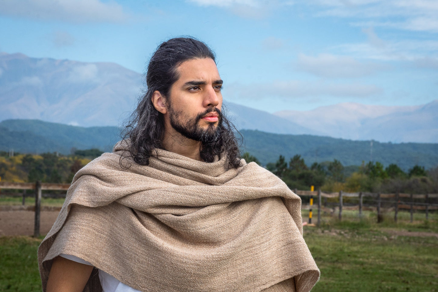 Ruana Hombre "Cafayate" Hilos de Llama