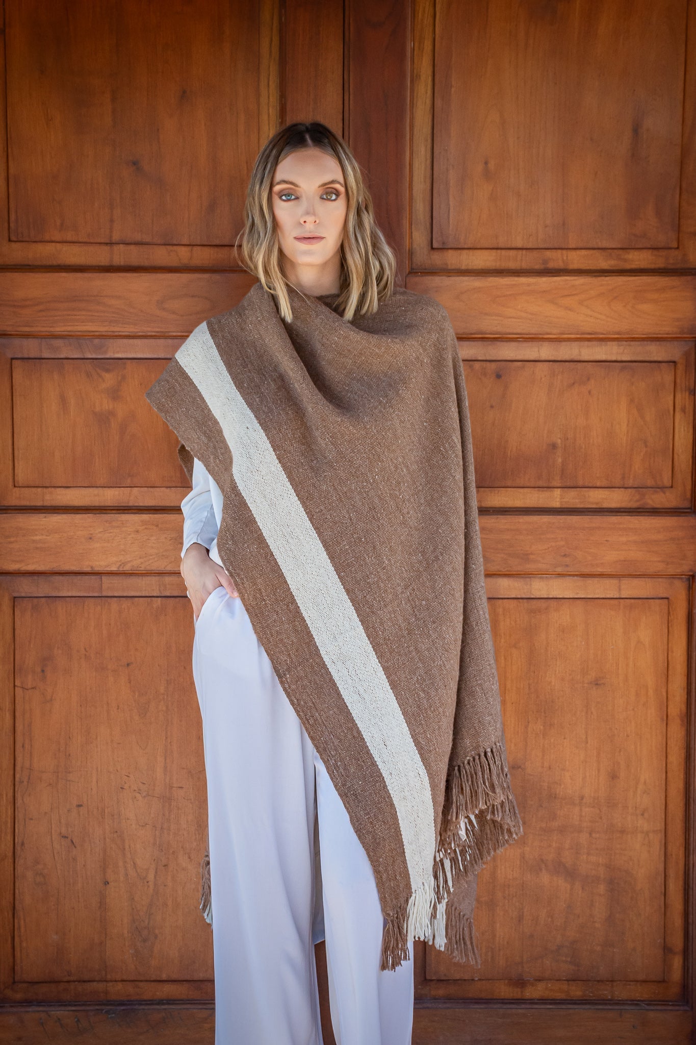 Poncho "Facón" Hilos de Llama