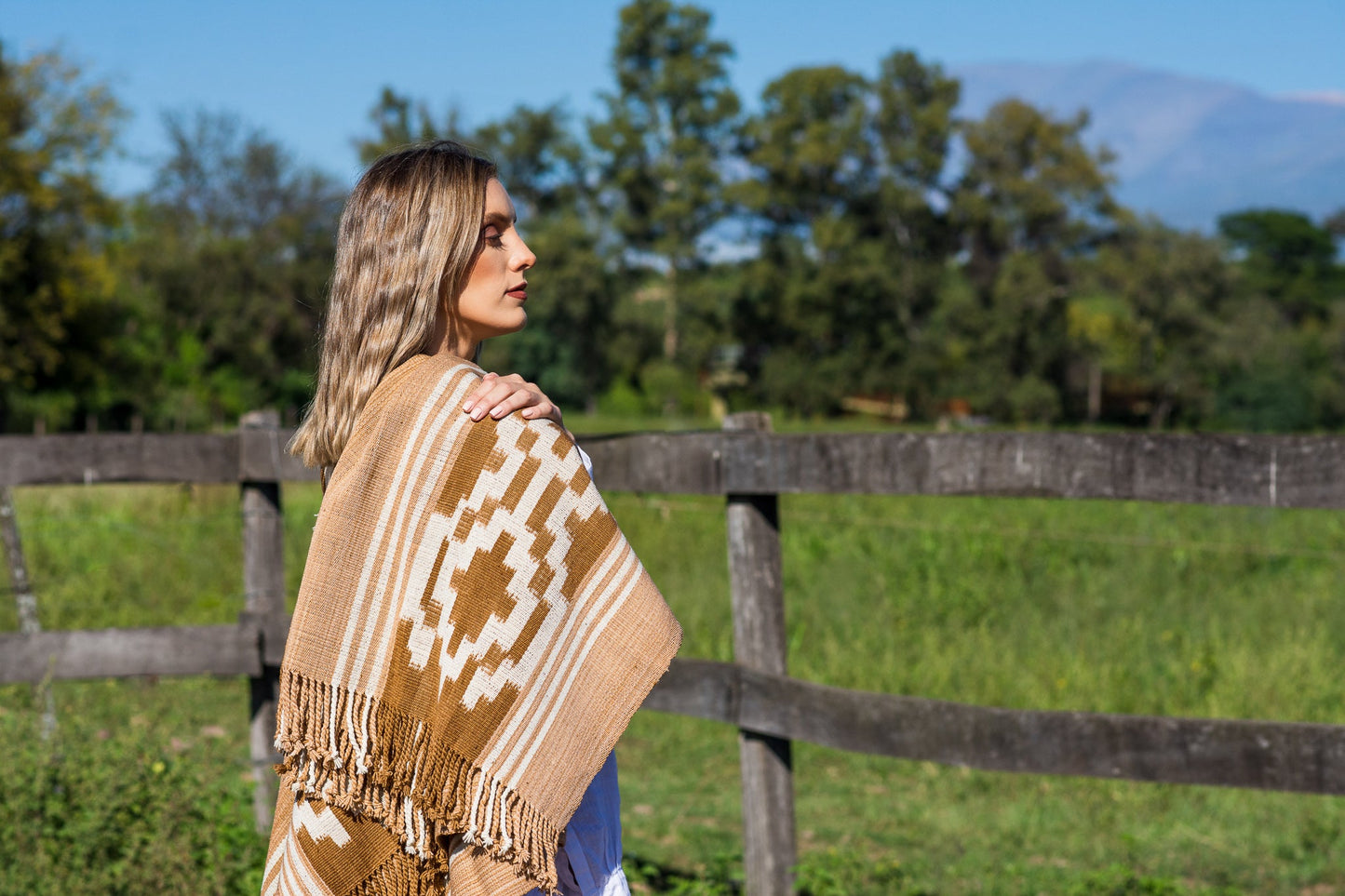 Poncho "Lavalle" Obra en Telar Criollo