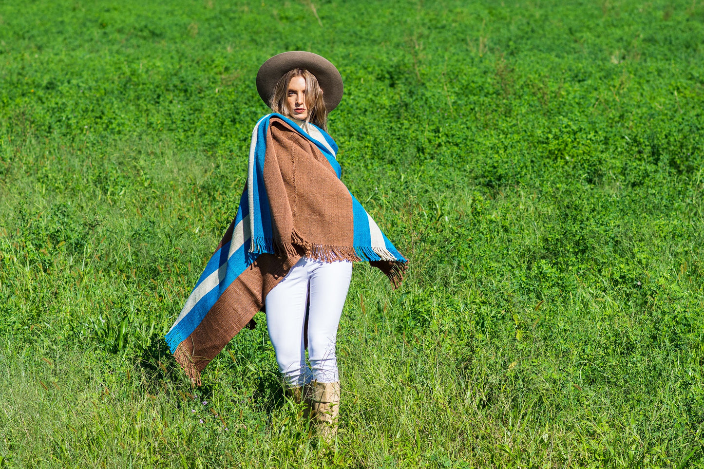 Poncho "Suipacha" Telar Criollo