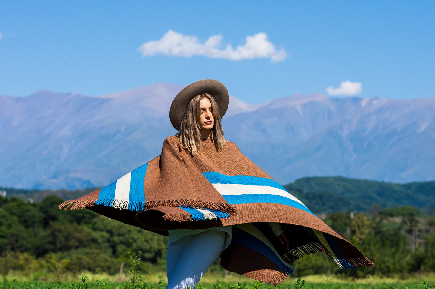 Poncho "Suipacha" Telar Criollo