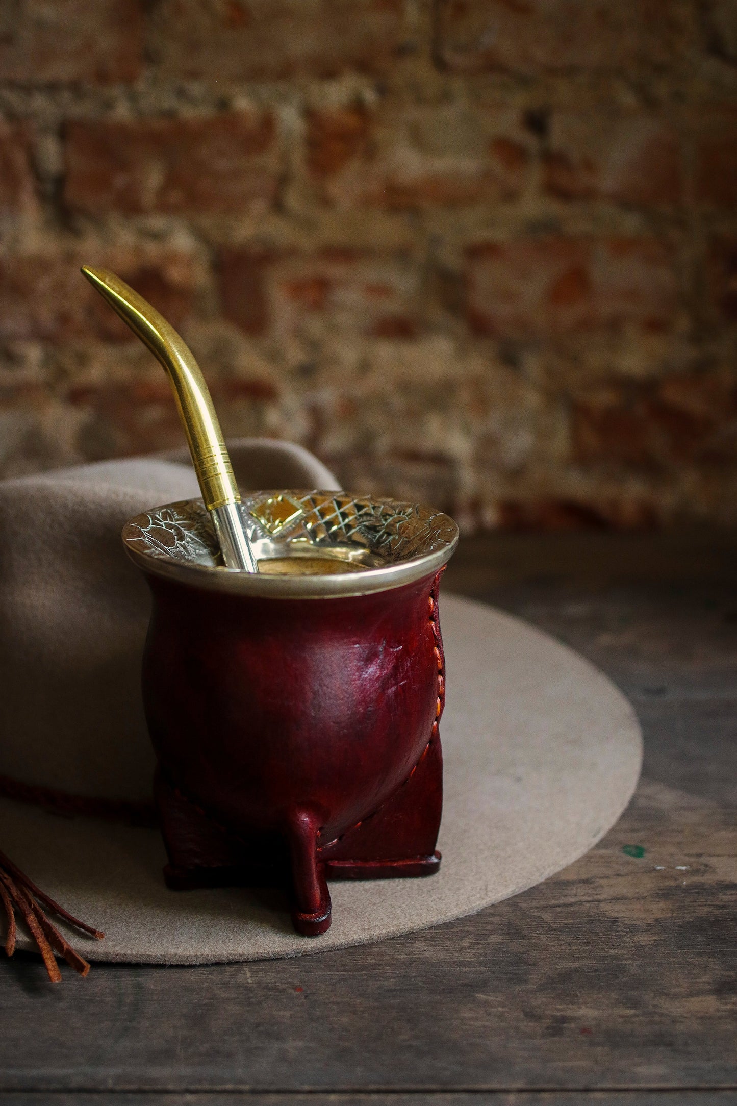 Mate de Cuero y Alpaca con Bombilla