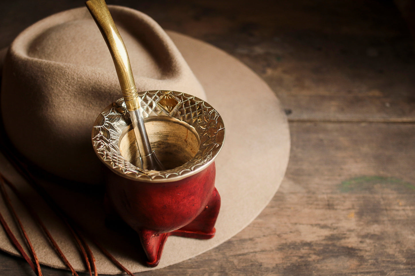 Mate de Cuero y Alpaca con Bombilla