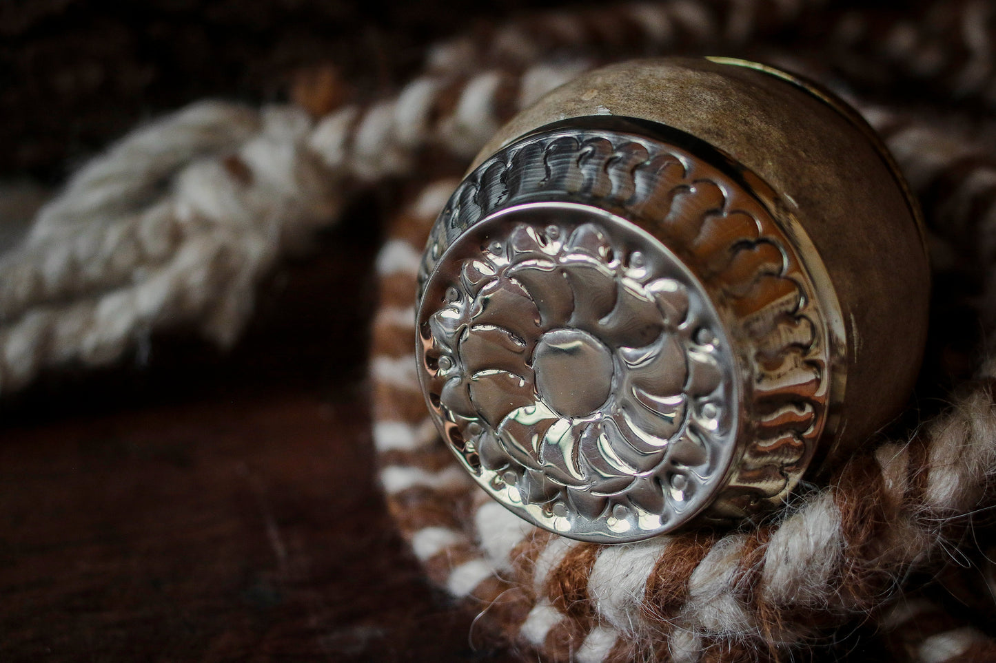 Torpedo criollo de cuero, bronce y alpaca con Bombilla