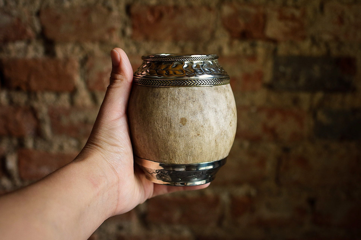 Torpedo criollo de cuero, bronce y alpaca con Bombilla