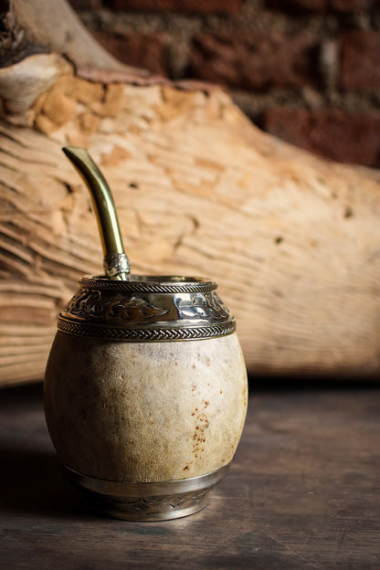 Torpedo criollo de cuero, bronce y alpaca con Bombilla