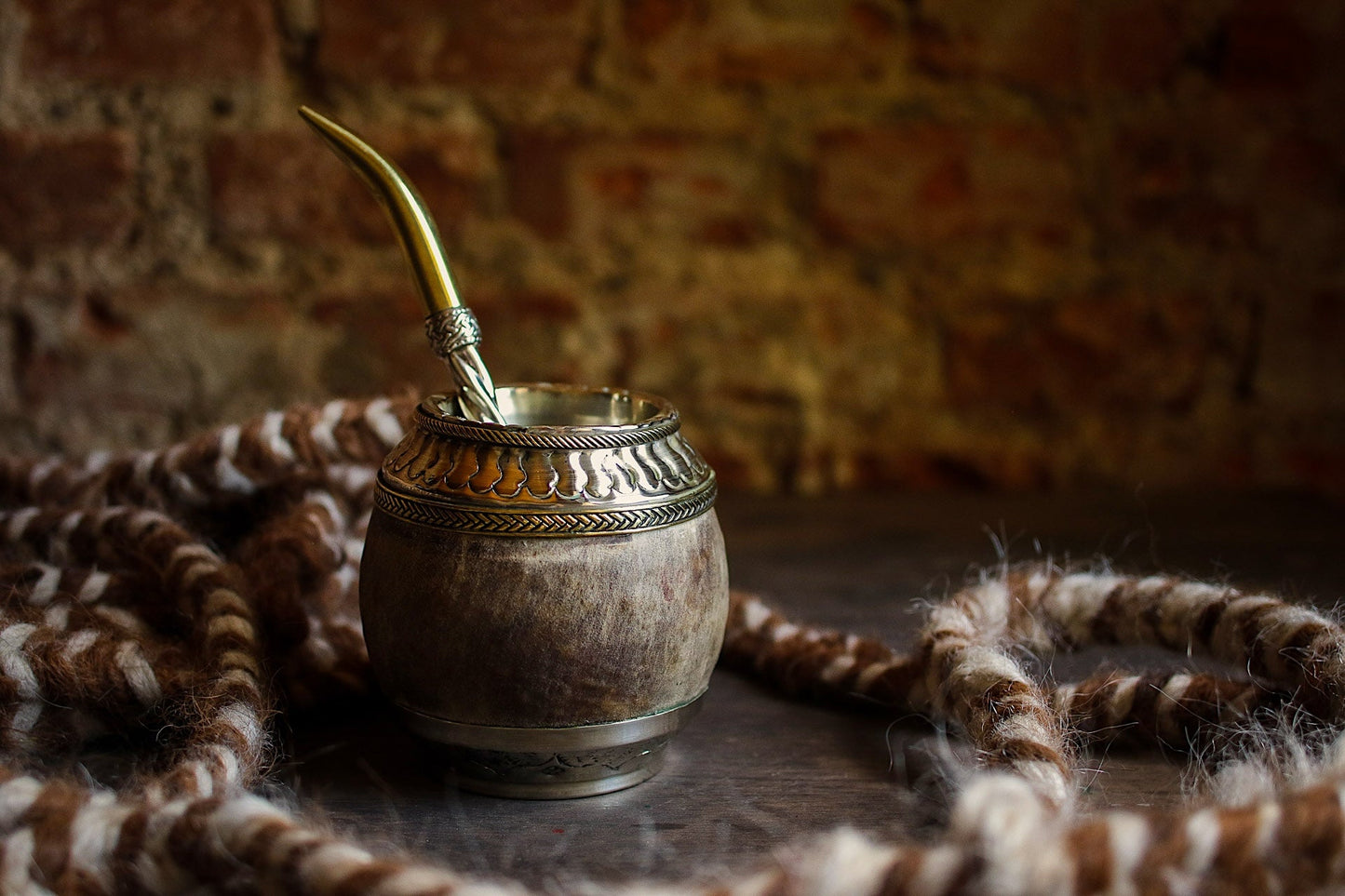 Torpedo criollo de cuero, bronce y alpaca con Bombilla