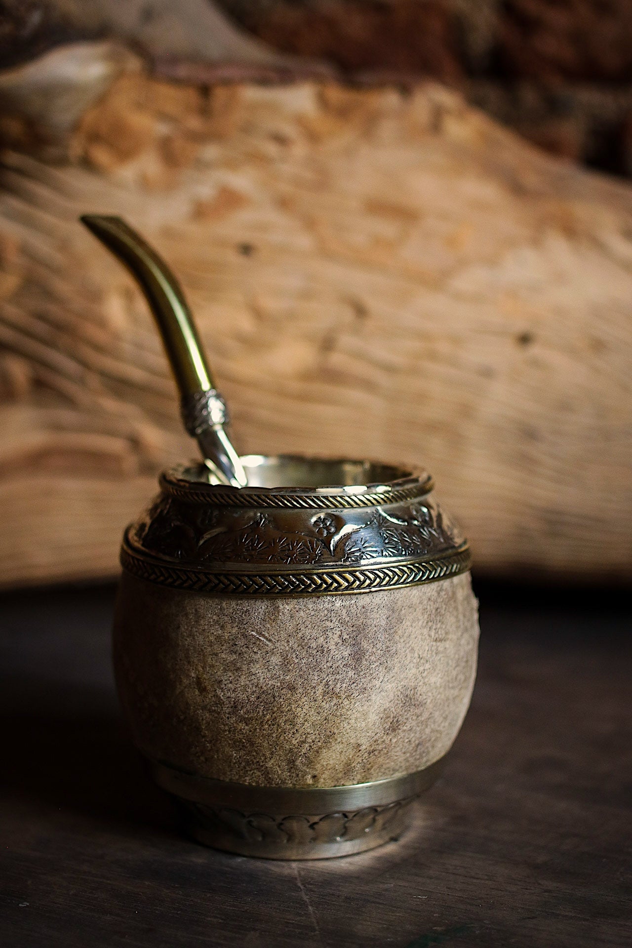 Torpedo criollo de cuero, bronce y alpaca con Bombilla