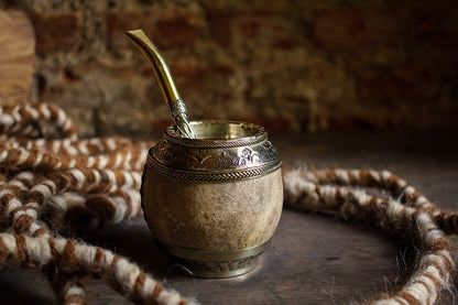 Torpedo criollo de cuero, bronce y alpaca con Bombilla