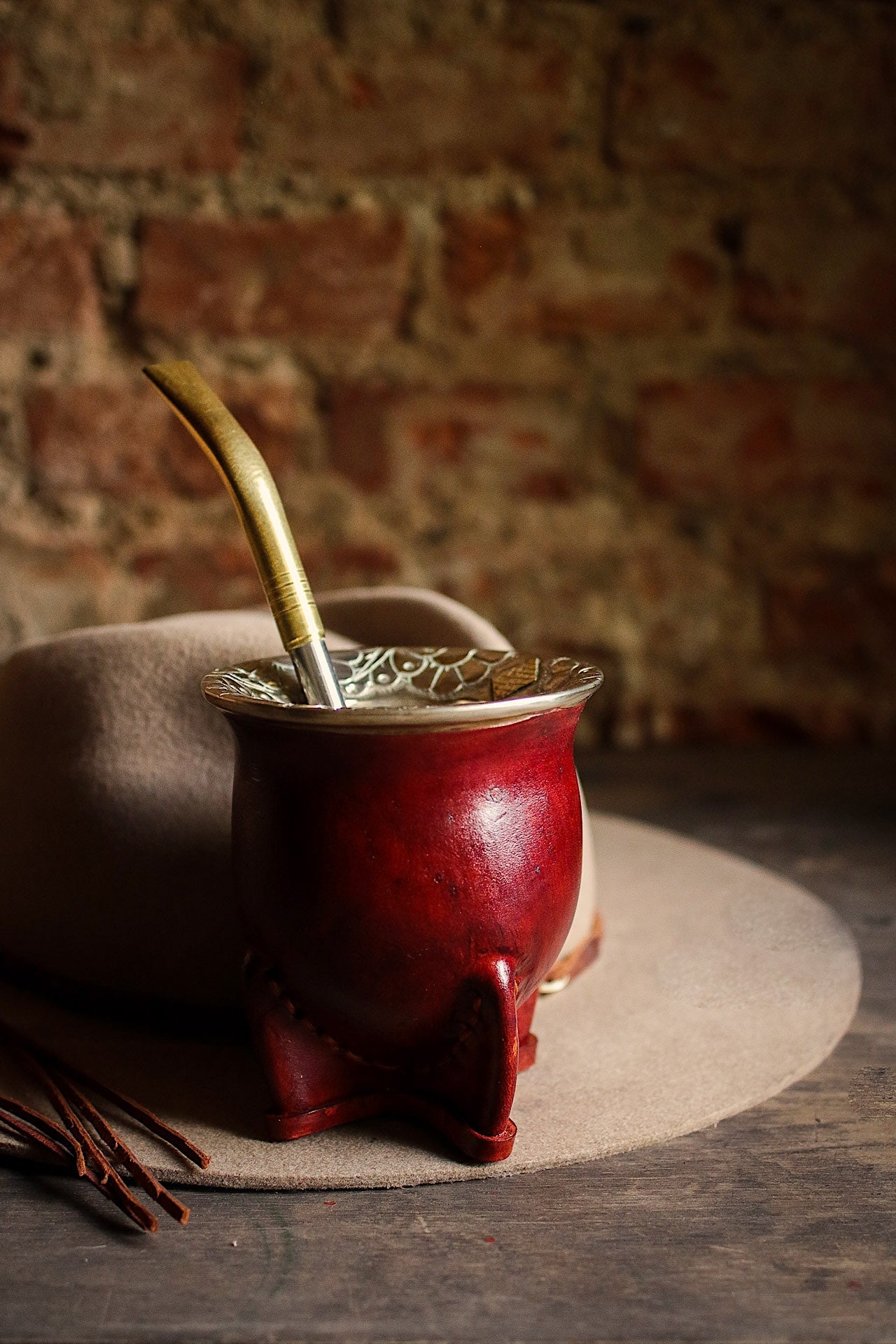 Mate de Cuero y Alpaca con Bombilla