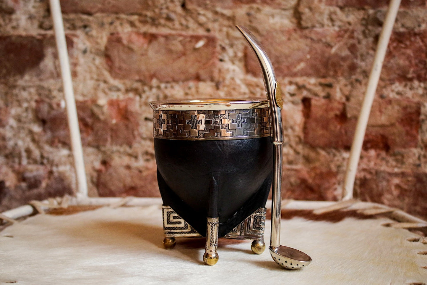 Mate de Cuero, Bronce y Alpaca con Bombillón