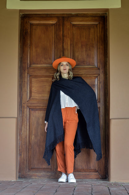 Ruana "Viamonte" Hilos de Llama Baby